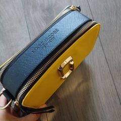 Stylish bag yellow and black
