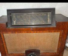 Phillips War era Vintage Radio