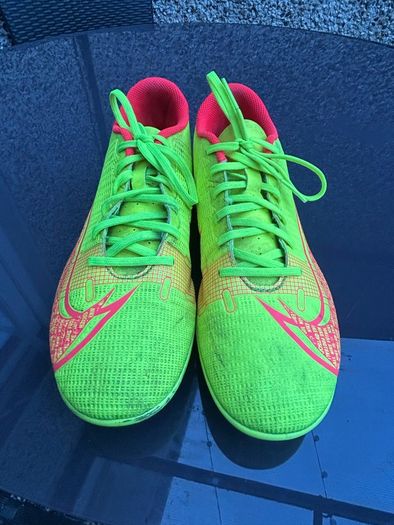 Nike mercurial football boots size 6