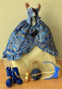 Ever After High Blondie Locks Thronecoming Outfit