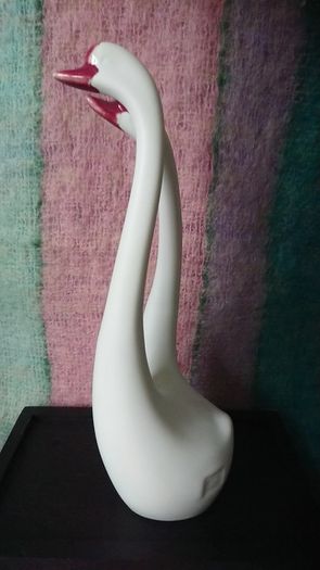 Collectable figurines/ Sculpture of birds