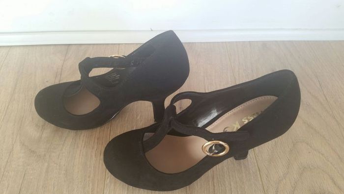 Black shoes