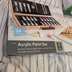 Art supplies