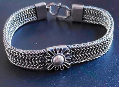 Vintage Sterling Silver wheat link chain bracelet with floral centrepiece & S hook clasp