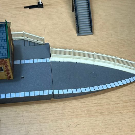 Hornby Branch Line Station OO Gauge Scale R.591 Boxed + Bridge + Extras
