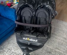 Double Buggy Out n About Nipper V4  (Excellent condition)