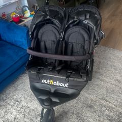 Double Buggy Out n About Nipper V4  (Excellent condition)
