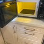 Hotpoint Flatbed Microwave Image 2