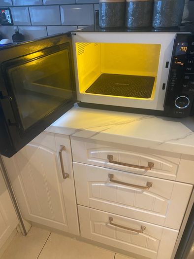 Hotpoint Flatbed Microwave