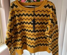 jumper Bnwt cozy jumper mustard & khaki pattern size small