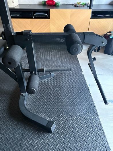 weight bench