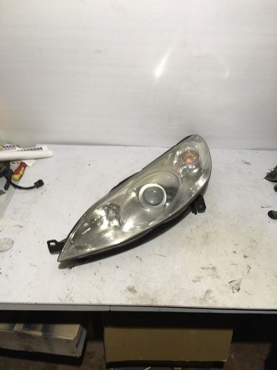 Peugeot 407 headlight