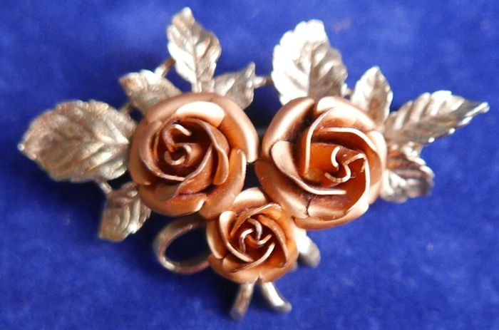 Vintage  Rose  Brooch