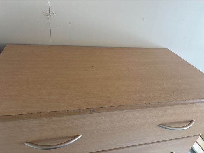 Chest of drawers