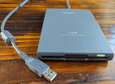 Sony External Usb Floppy Disk Drive  Mpf82e-u1