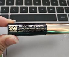 Estee Lauder Sumptuous Extreme Lash Multiplying Volumizing Mascara in Extreme Black