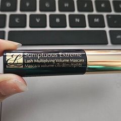 Estee Lauder Sumptuous Extreme Lash Multiplying Volumizing Mascara in Extreme Black