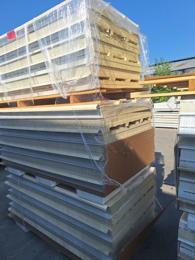 Insulated Roof Cladding 90mm thick 1800mm x 1000mm Panels in Vanilla/ Cream Colour