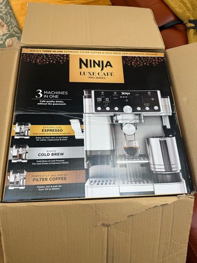 Brand New Ninja Luxe Cafe ES701
