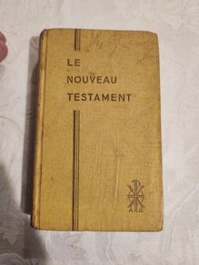 Le Nouveau Testament By Father Buzy A Priest Of The Sacred Heart Of Betharran.1937 Hardback In Good Condition.  See Photos For Same.
