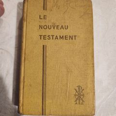 Le Nouveau Testament By Father Buzy A Priest Of The Sacred Heart Of Betharran.1937 Hardback In Good Condition.  See Photos For Same.