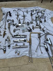 Taps/shower valves/kitchen taps.