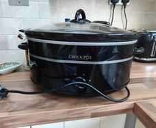 Slow cooker
