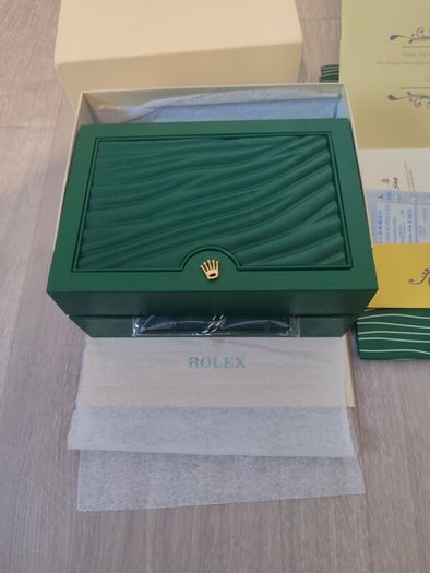empty watch box