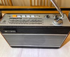 Radio Roberts R727
