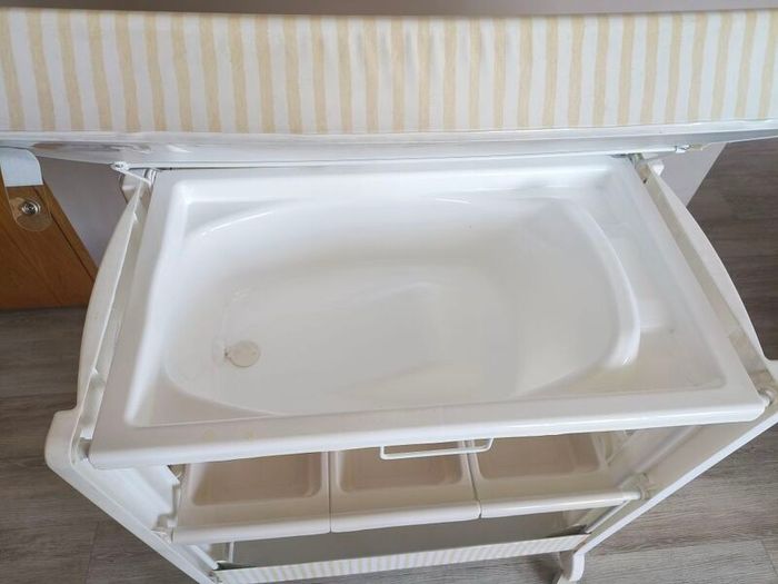 Baby change table