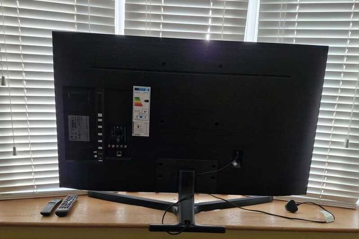43" Samsung Smart TV