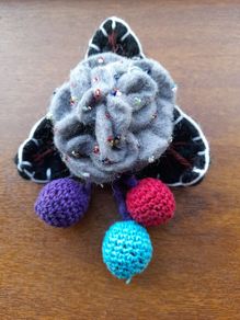 charm flower brooch