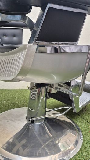 Barber chair