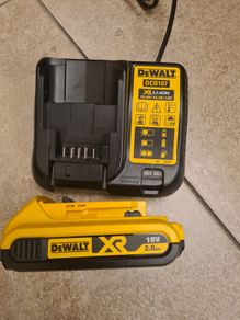 De Walt Battery& Charger
