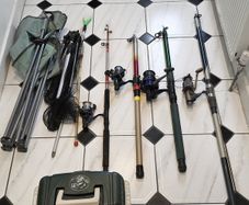 Fishing rods set of 4 reels, chair and box