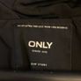 Black padded jacket Image 2