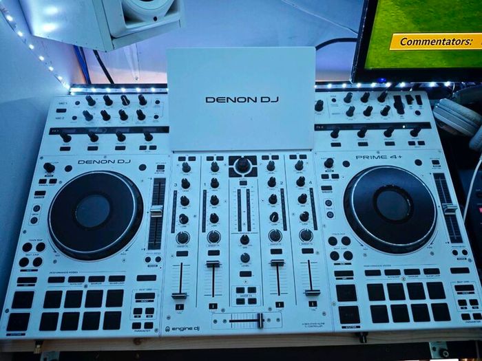 Denon prime 4 plus