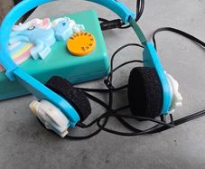 Rare HTF Working AM Radio with headphones 1983 featuring Sunbeam  G1 My Little Pony