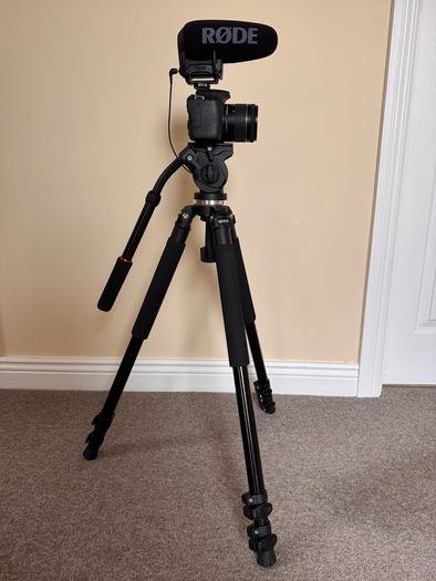 Kenro Professional Tripod (VT102)