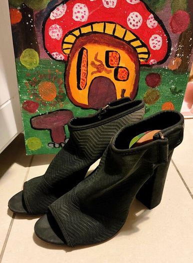 PRICE DROP Quick sale Aldo heels size 7