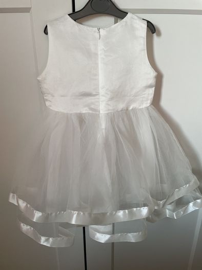 White baby girls dress size 24 months