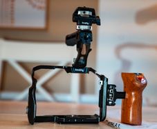 SmallRig 3784 Panasonic Lumix GH6 Full Cage + Top handle + Monitor mount + Wooden recording side handle