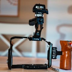 SmallRig 3784 Panasonic Lumix GH6 Full Cage + Top handle + Monitor mount + Wooden recording side handle