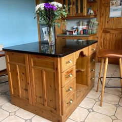 Kitchen island