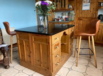 Kitchen island