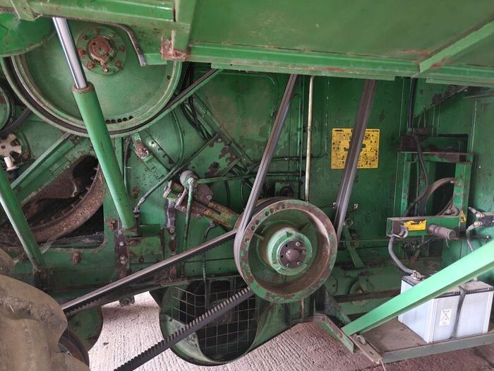 Combine harvester  1065
