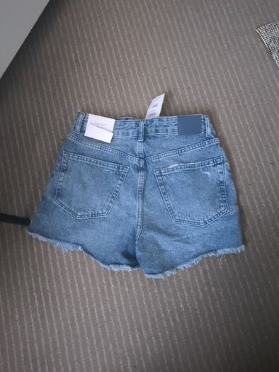 New Bershka women short, size 36