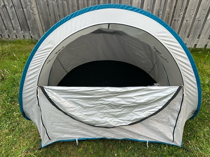 Quechua pop up beach tent