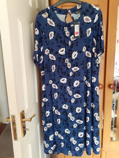 dress Mark's and Spencer's