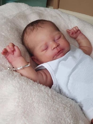 Reborn Baby Dolls That Look Real 21 Inch Sleeping Newborn Baby Boy Soft Silicone Vinyl Lifelike Baby Dolls with Pacifier+Bottle